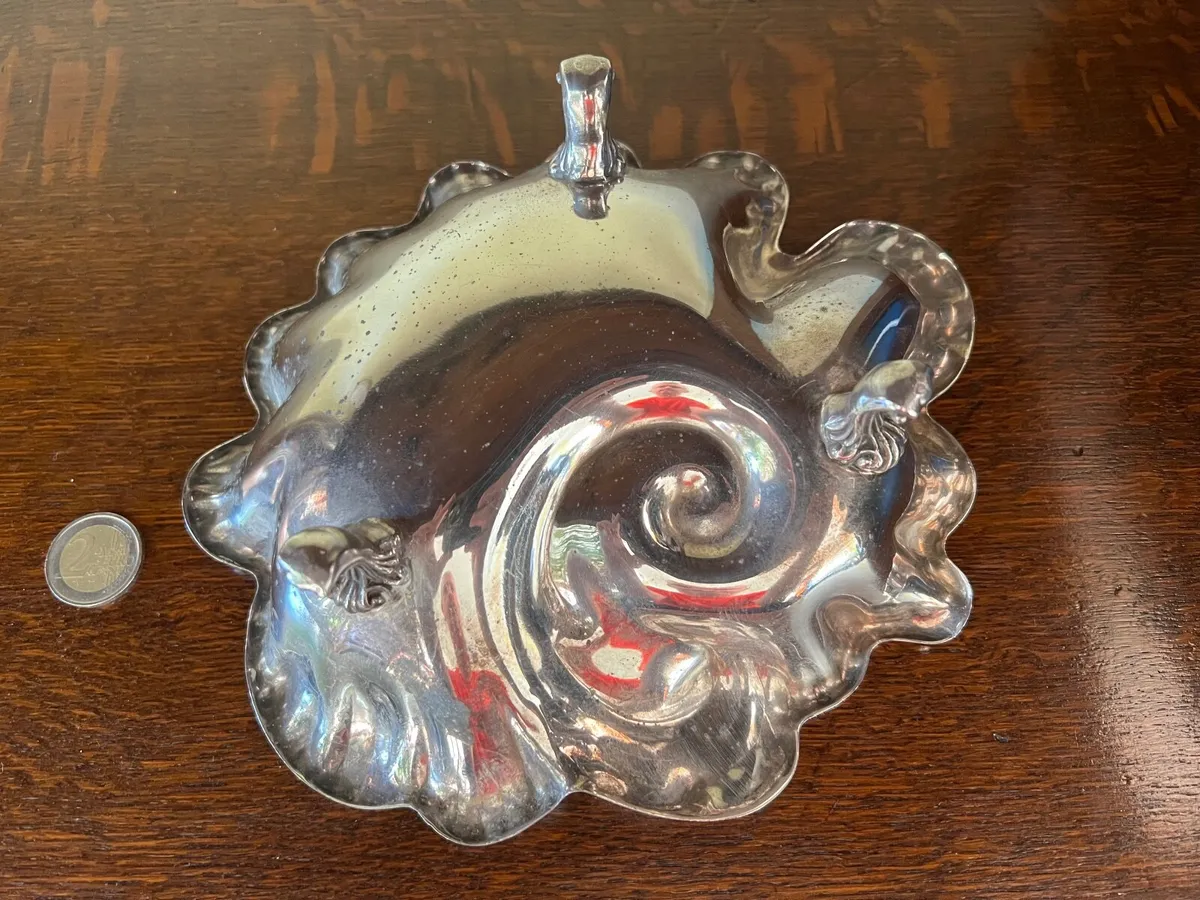 ✨ Vintage Decorative Footed Bowl – Rococo Style ✨ - Image 4