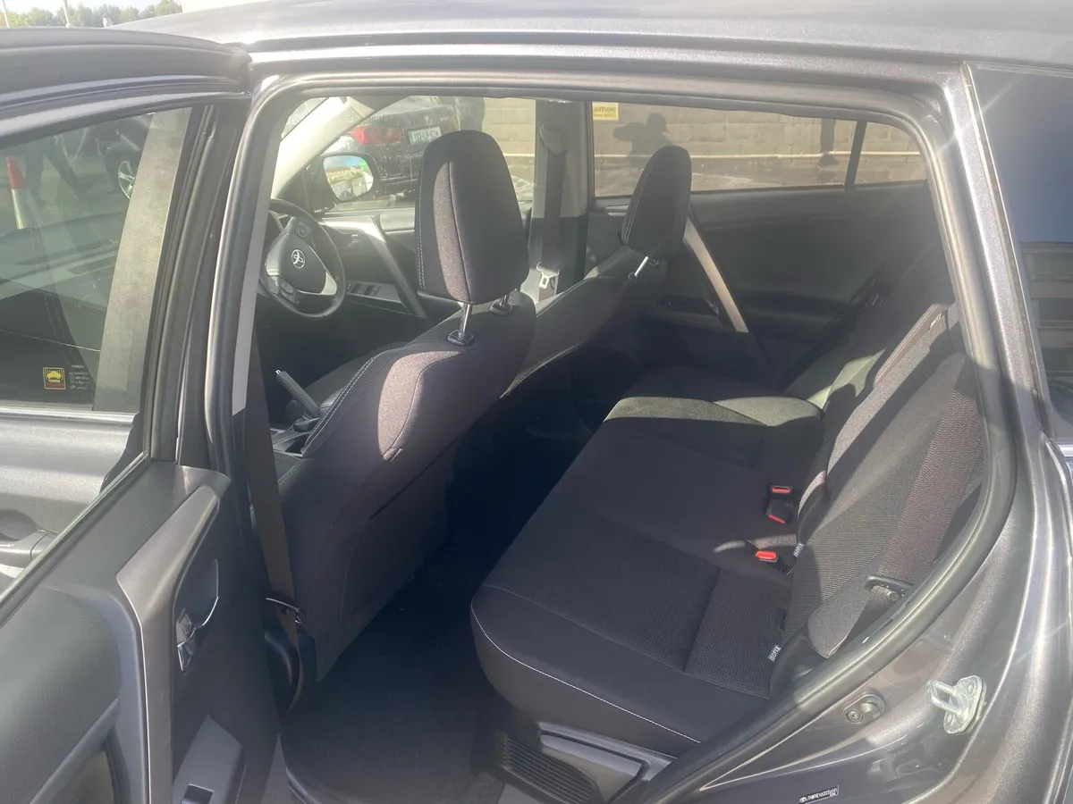 Toyota RAV4 2.4 Petrol Hybrid - Image 3