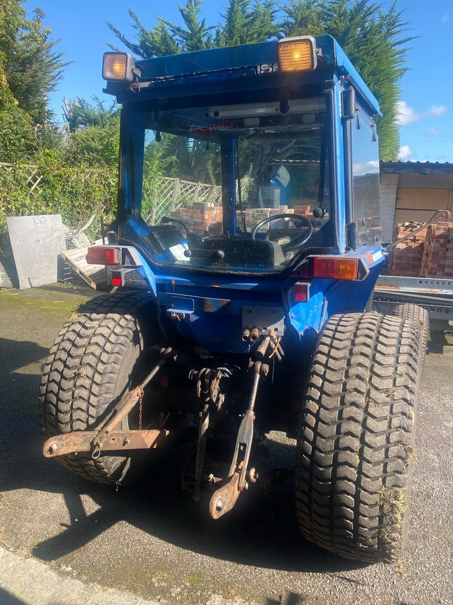 Iseki 545 compact tractor - Image 3