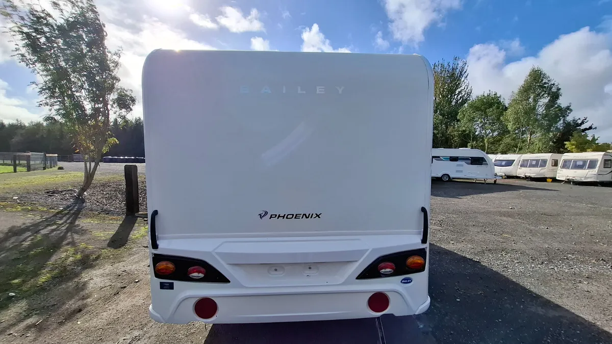 Bailey Phoinex 640 Island bed caravan - Image 4