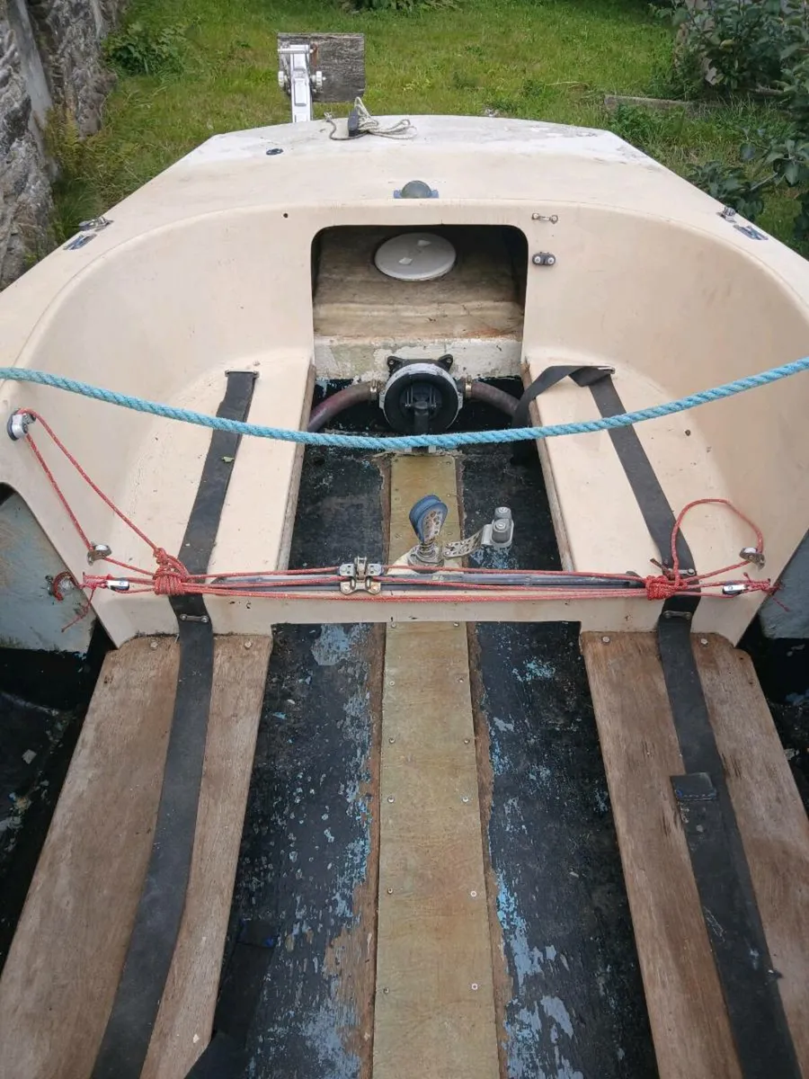 Sailing boat - Image 4