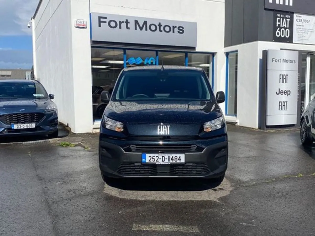 Fiat Doblo SWB 1 5 100HP 650KG 4DR - Image 2
