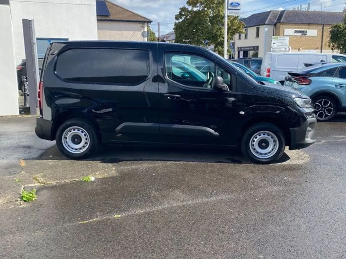 Fiat Doblo SWB 1 5 100HP 650KG 4DR - Image 4