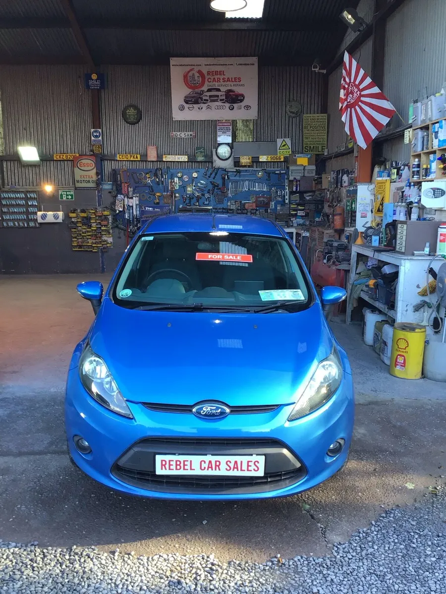 2010 Ford Fiesta - Image 1