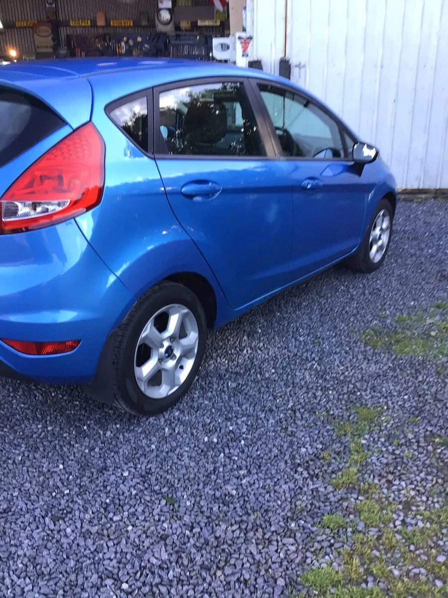 2010 Ford Fiesta - Image 3