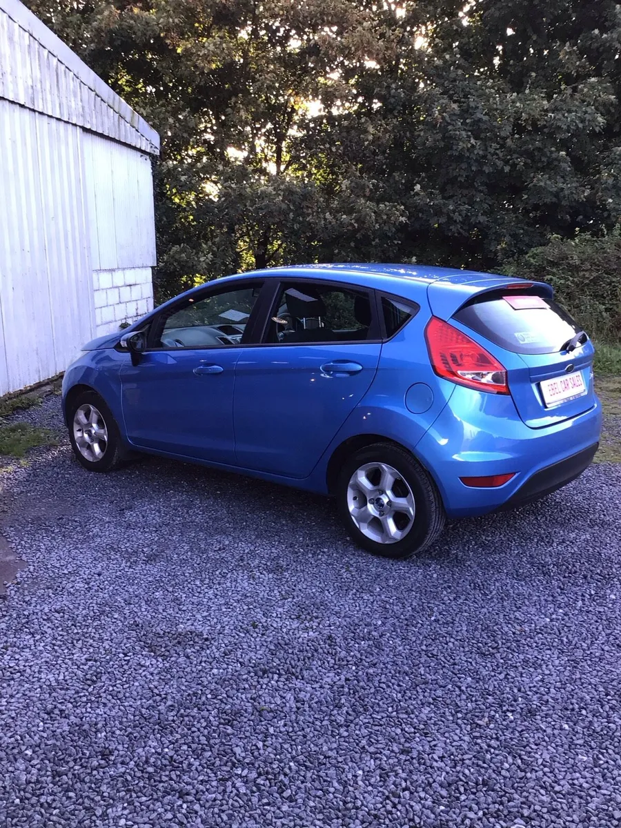 2010 Ford Fiesta - Image 4