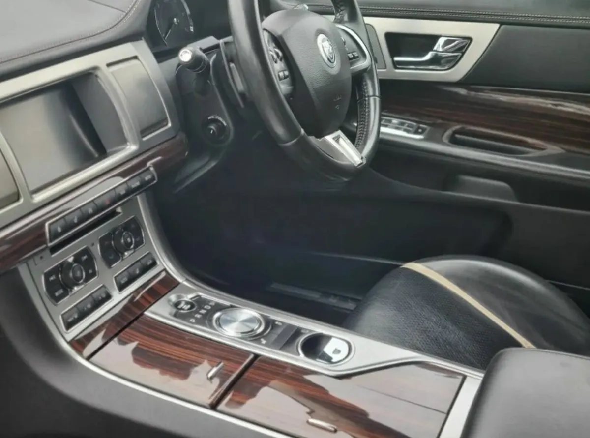 Jaguar XF 2013 - Image 3