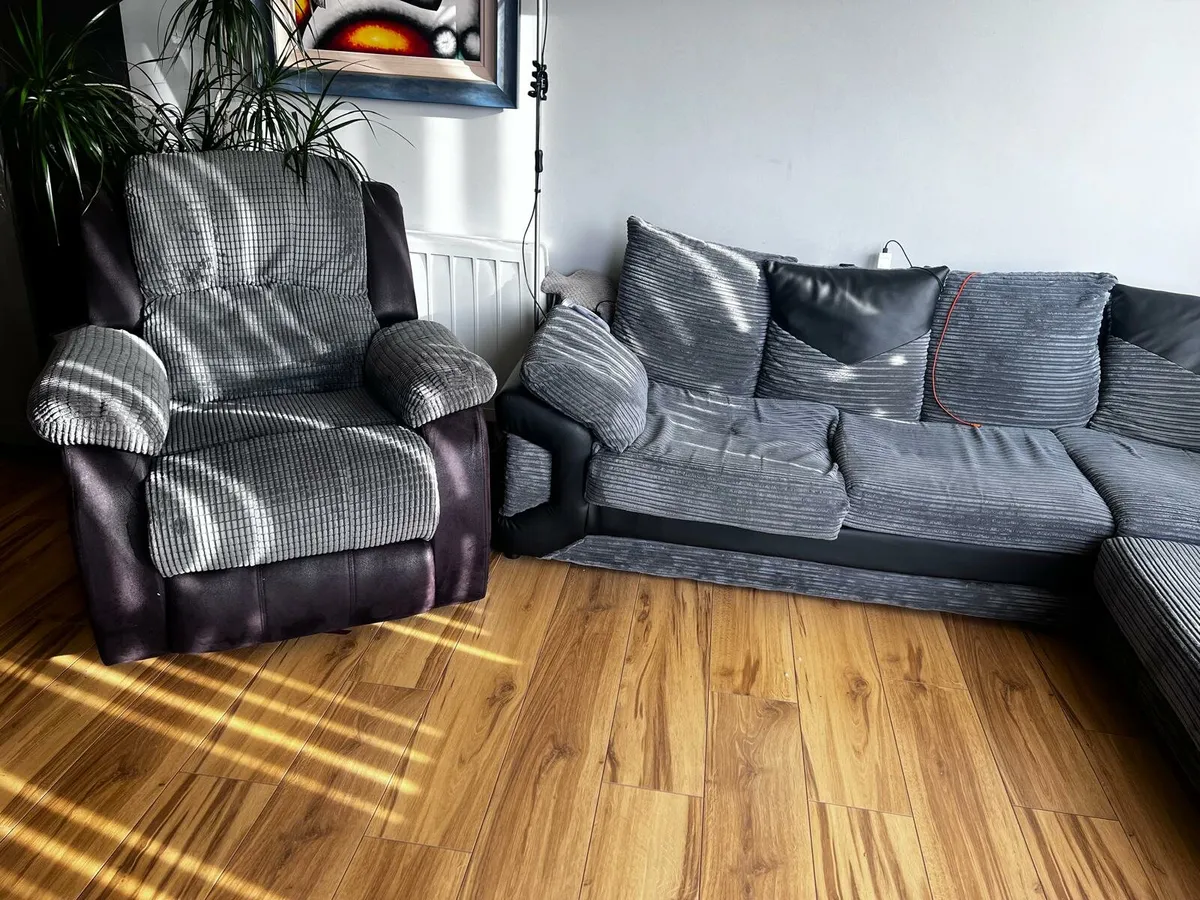 L shaped 3 seat couch & reclining armchair - Image 2
