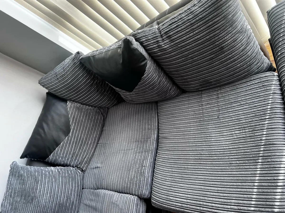 L shaped 3 seat couch & reclining armchair - Image 3