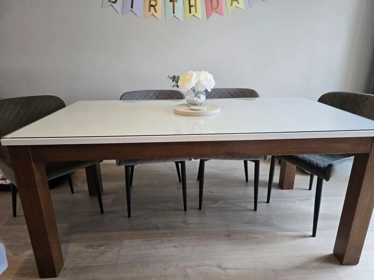 Dining table - Image 2