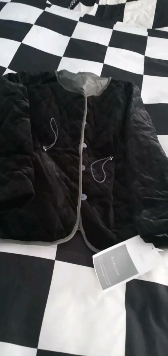Black velvet jacket - Image 1
