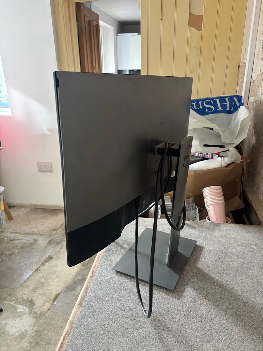 Computer screen - Image 2