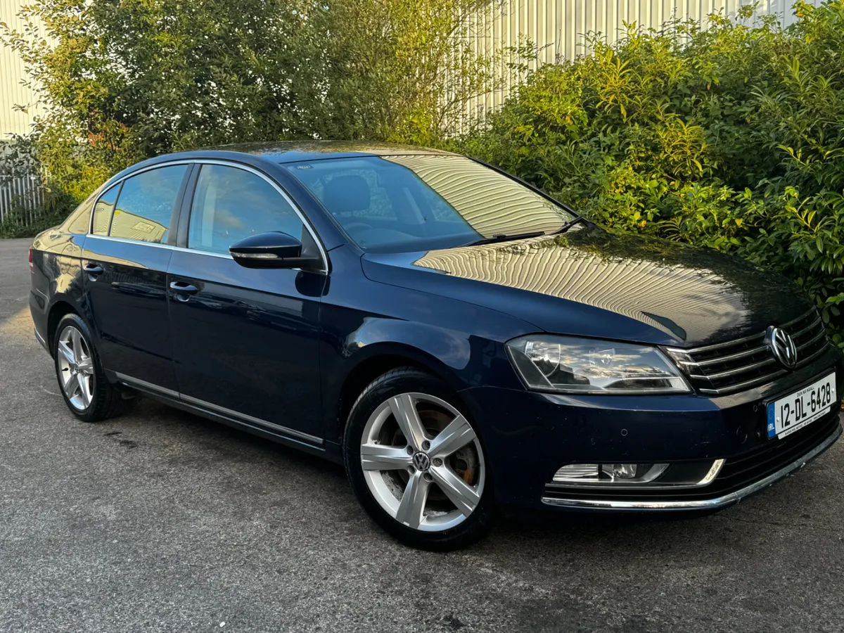 Volkswagen Passat 2012 - Image 1