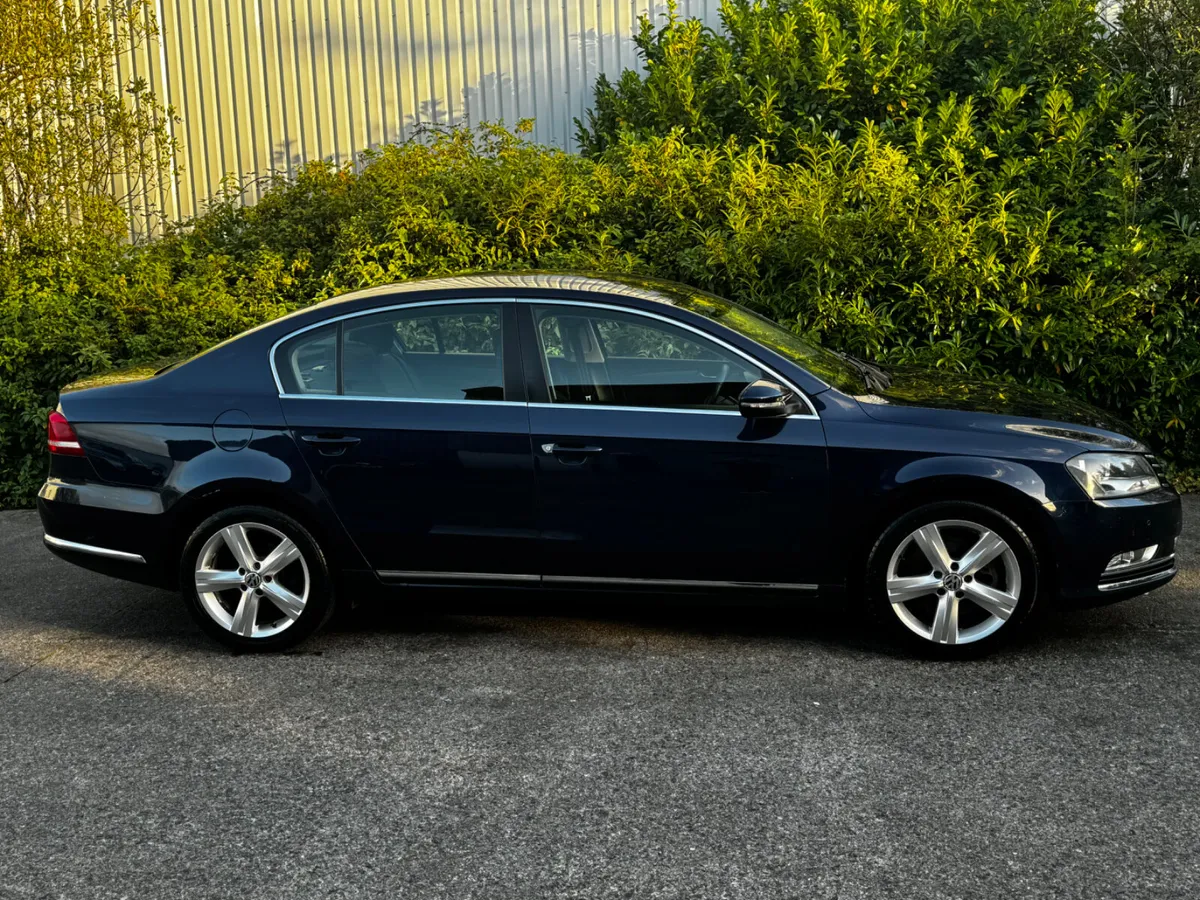 Volkswagen Passat 2012 - Image 4