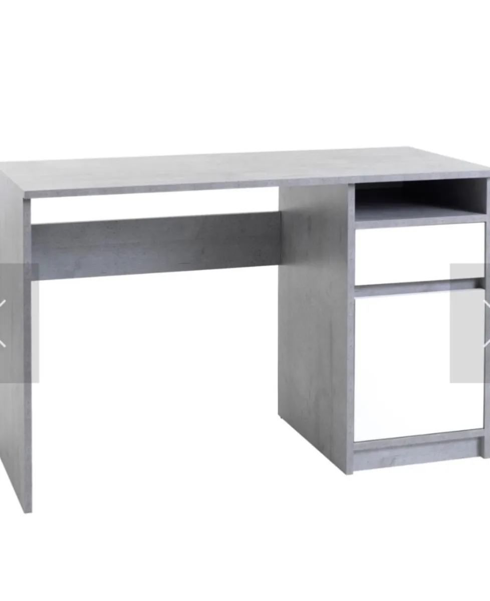 Office desk - Image 2