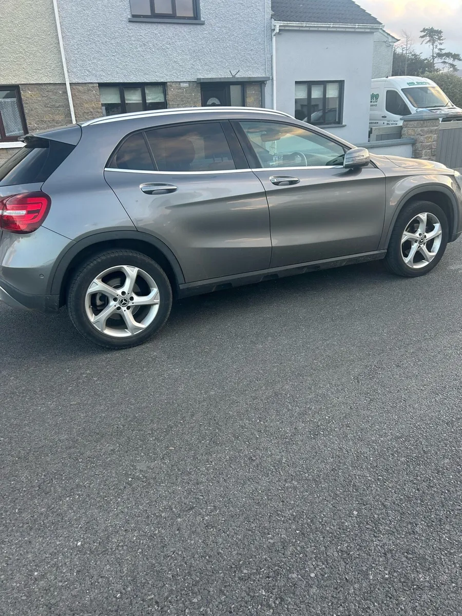 Mercedes GLA 200d PREMIUM+SPORT AUTO - Image 4
