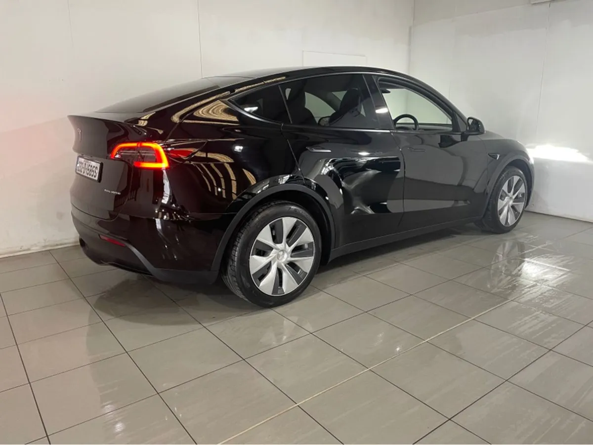 Tesla Model Y Long Range AWD Dual Motor - Image 3