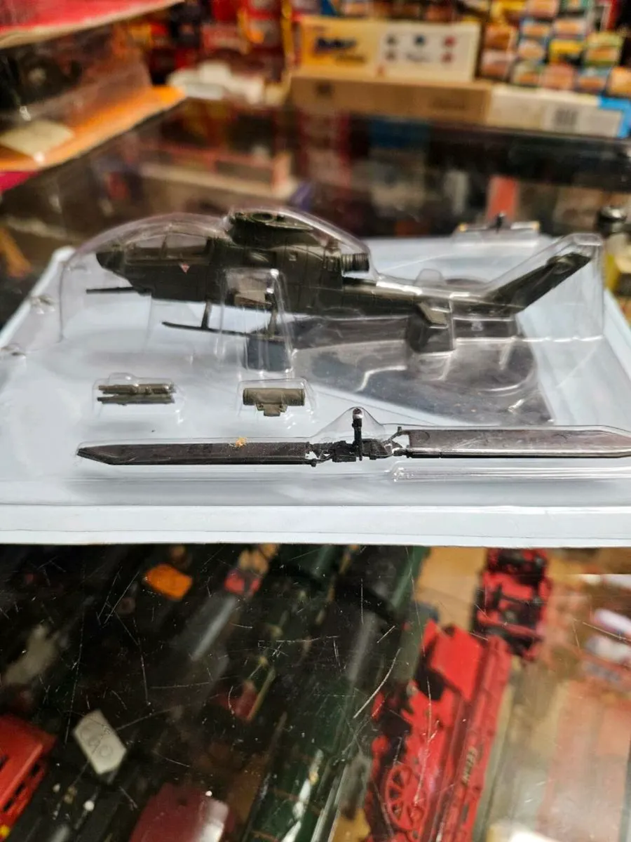 Corgi Atlas Helicopter - Image 2