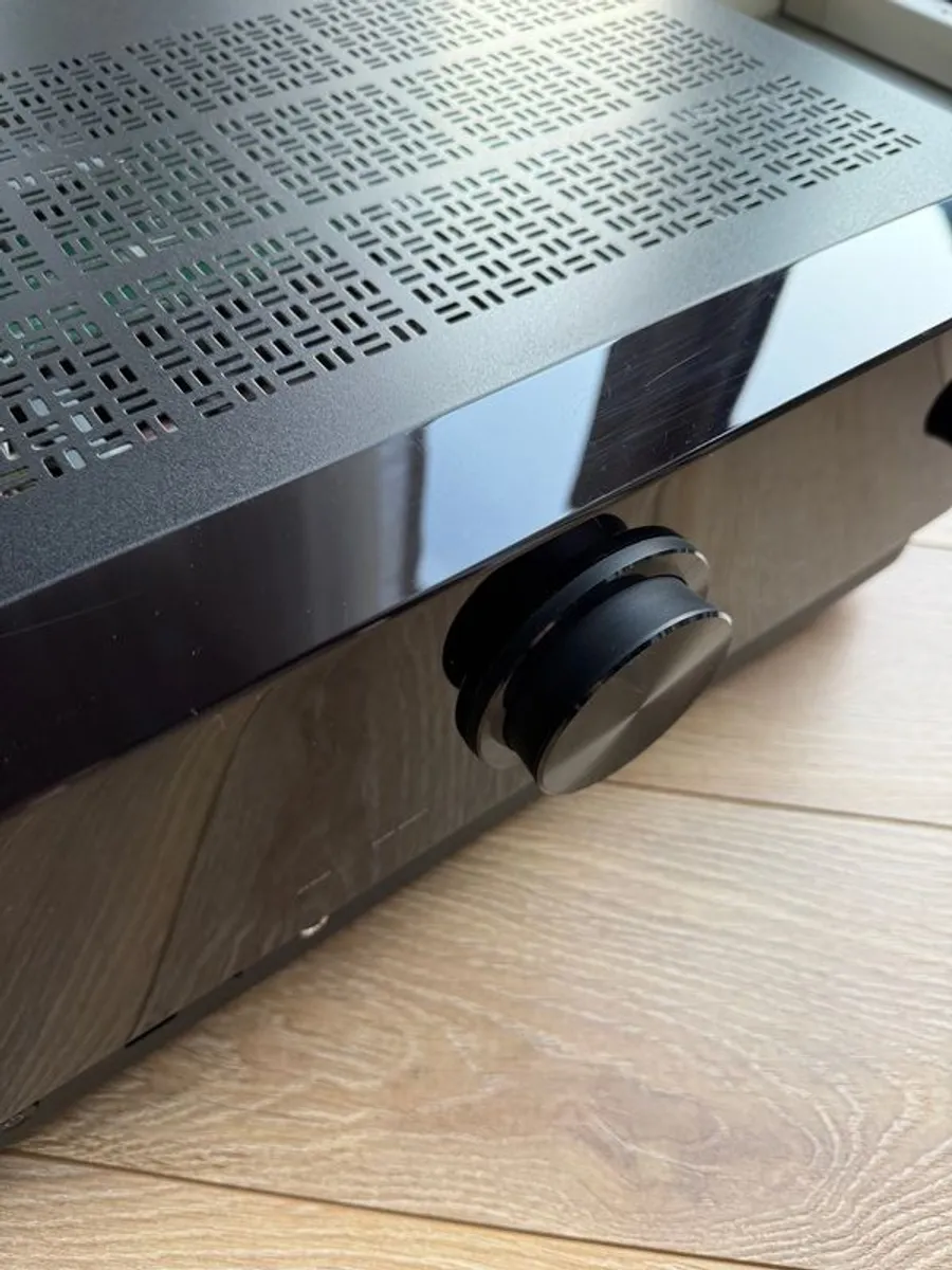 Yamaha RX-V6A - Image 3