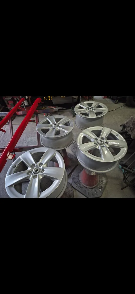 Selection of wheels and tyres - Image 2