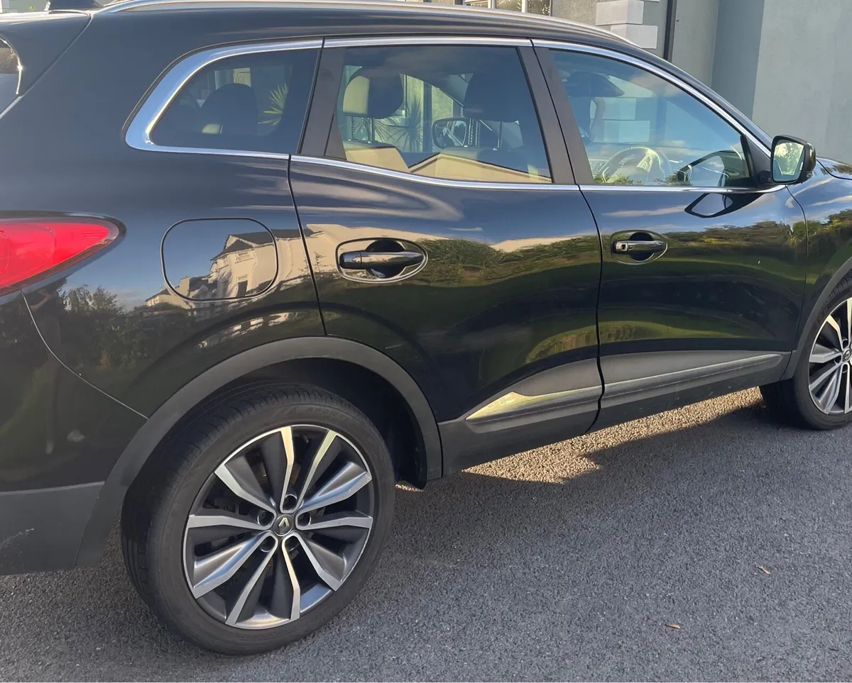 Car - Image 4