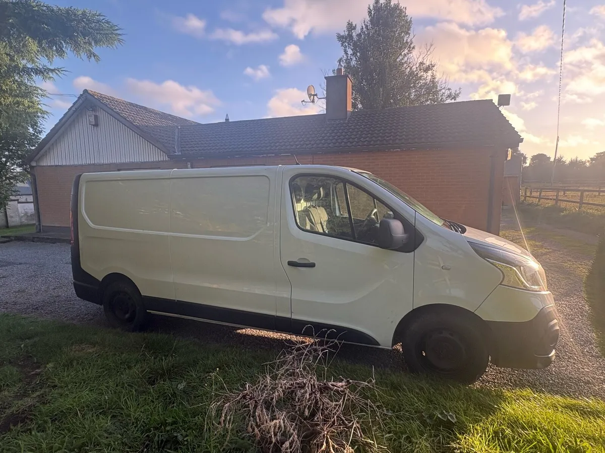 Renault trafic 2015 - Image 1