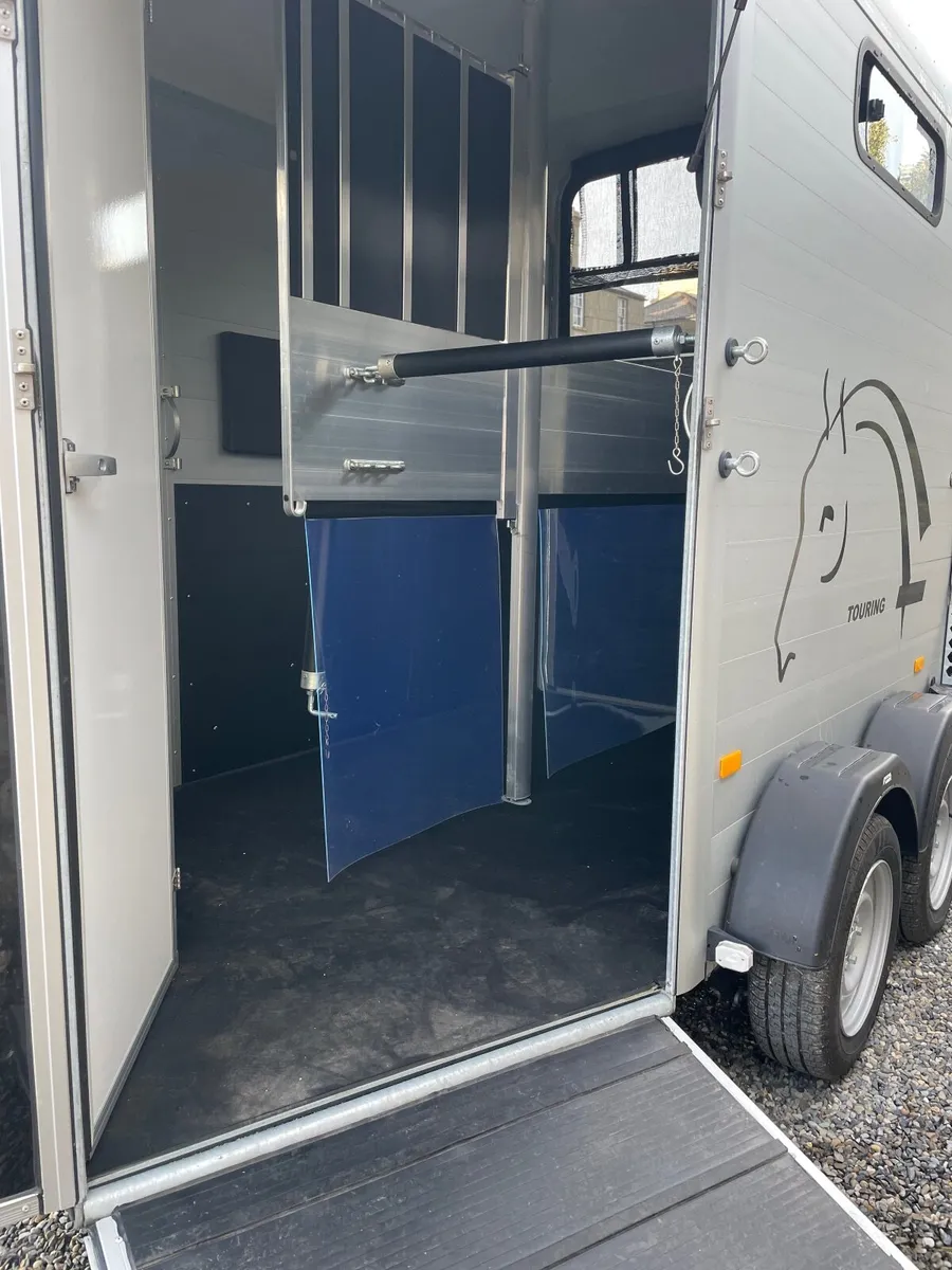 Horse Trailer - Image 3