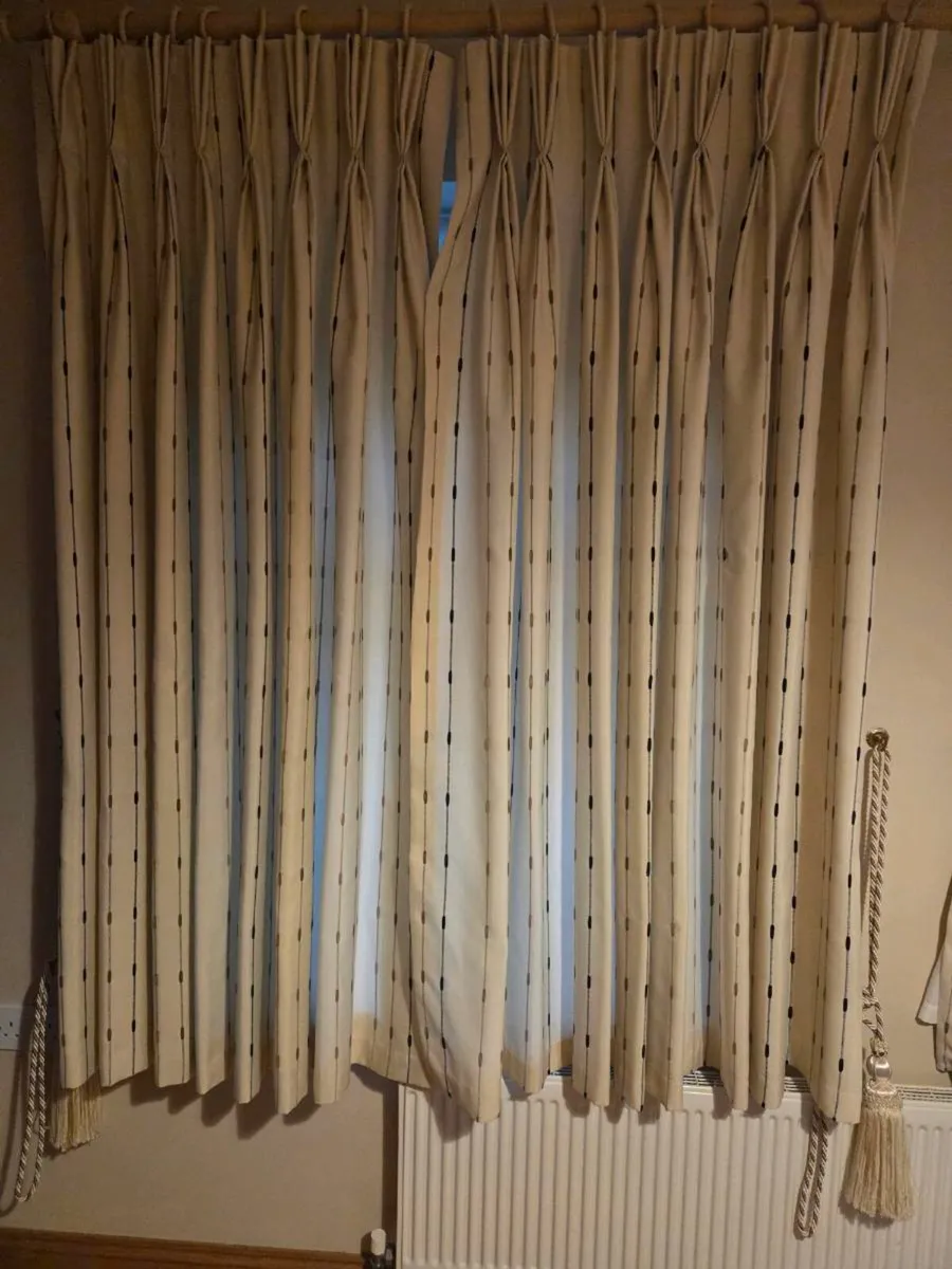 Curtains - Image 1