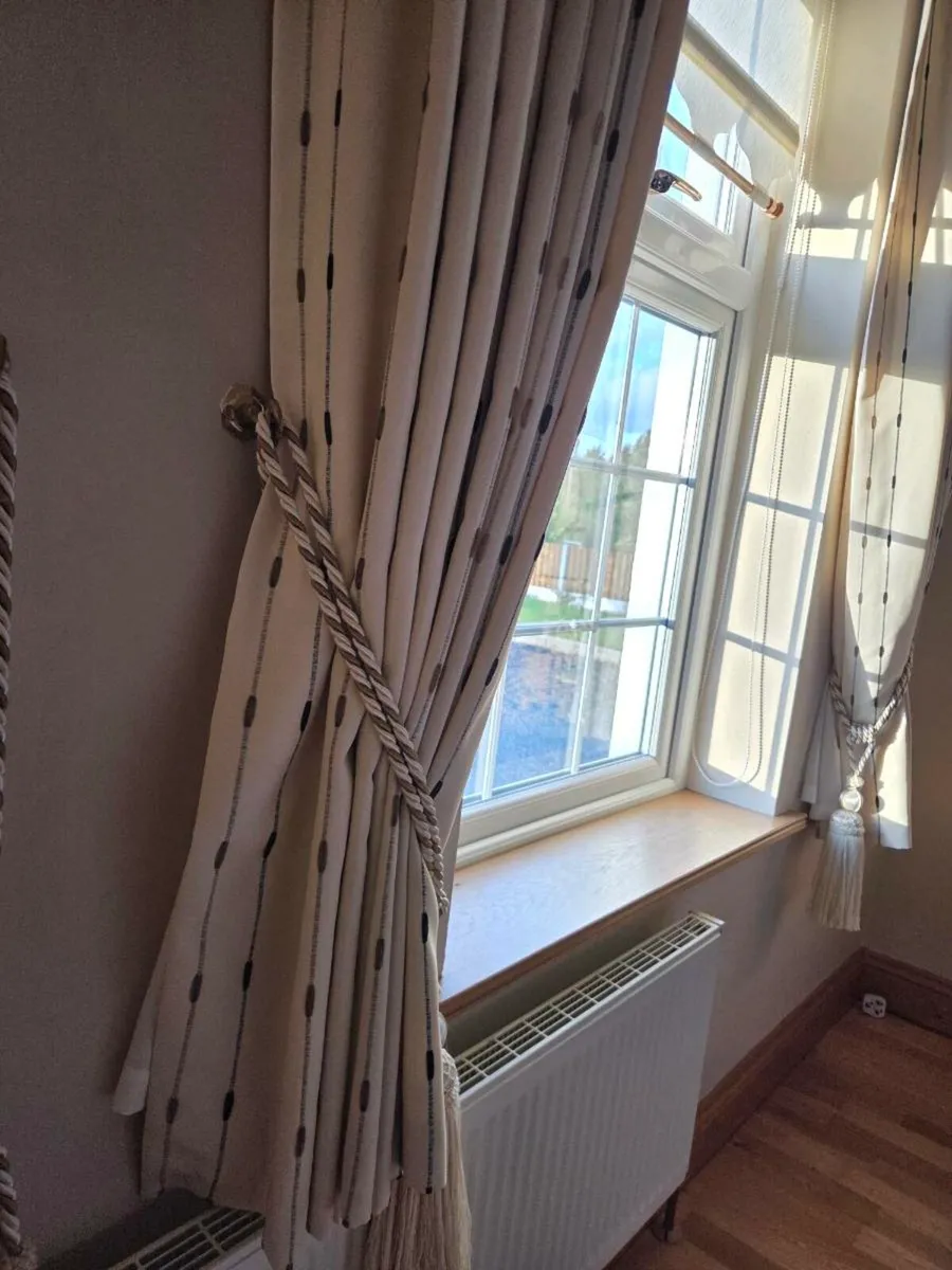 Curtains - Image 4
