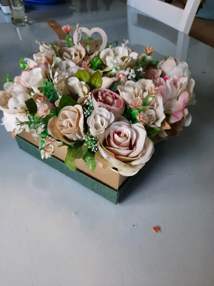 Boxed floral Arrangement - Image 1