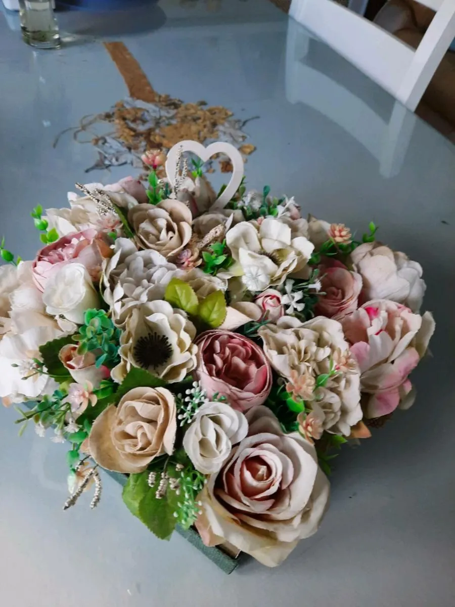 Boxed floral Arrangement - Image 2
