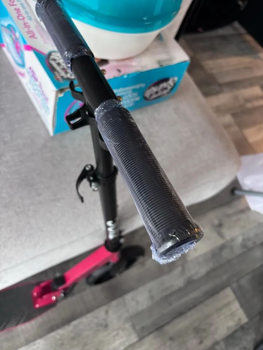 Scooter - Image 2