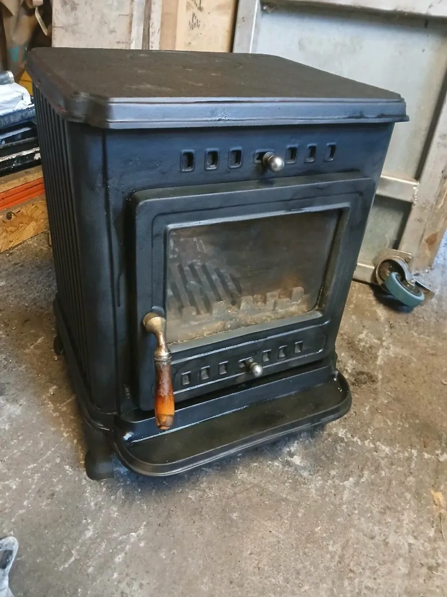 Henley kells stove - Image 1