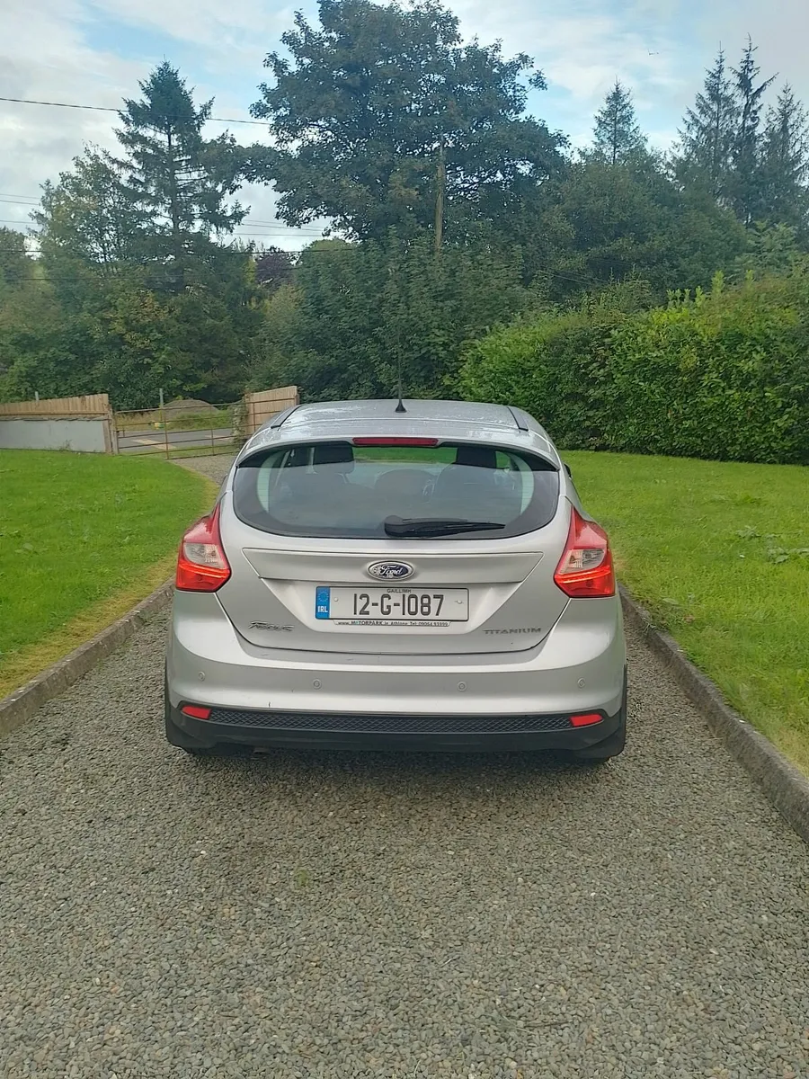 Ford Focus 2012 - Image 2