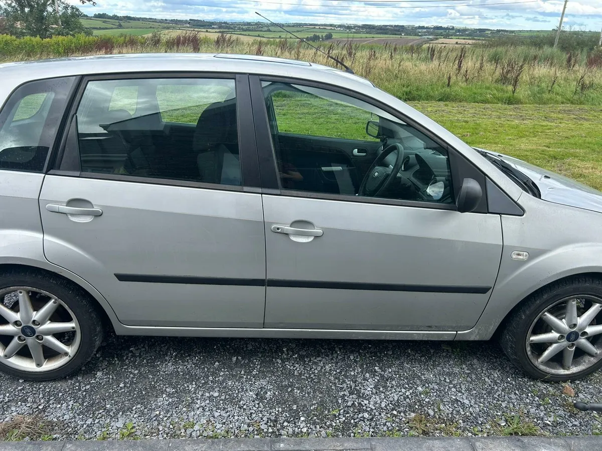 Car - Image 2