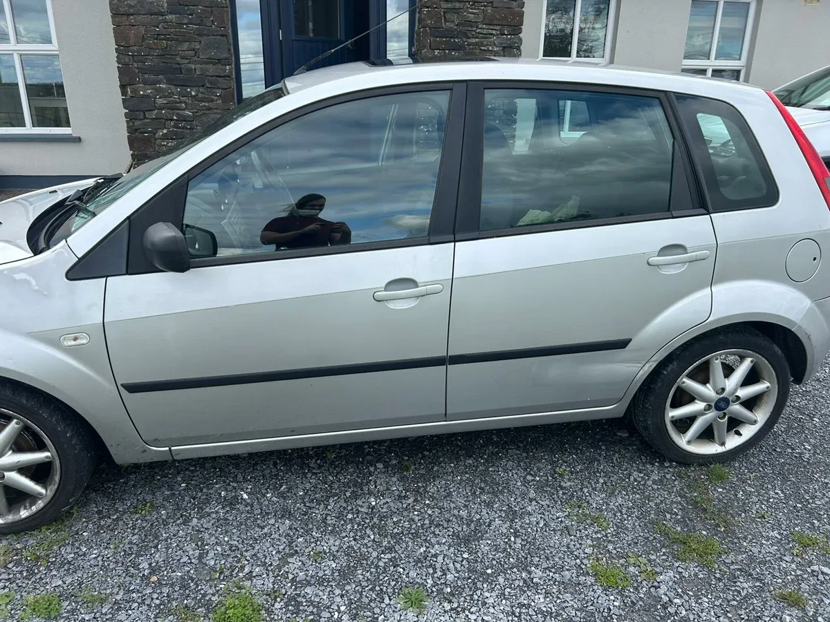 Car - Image 3