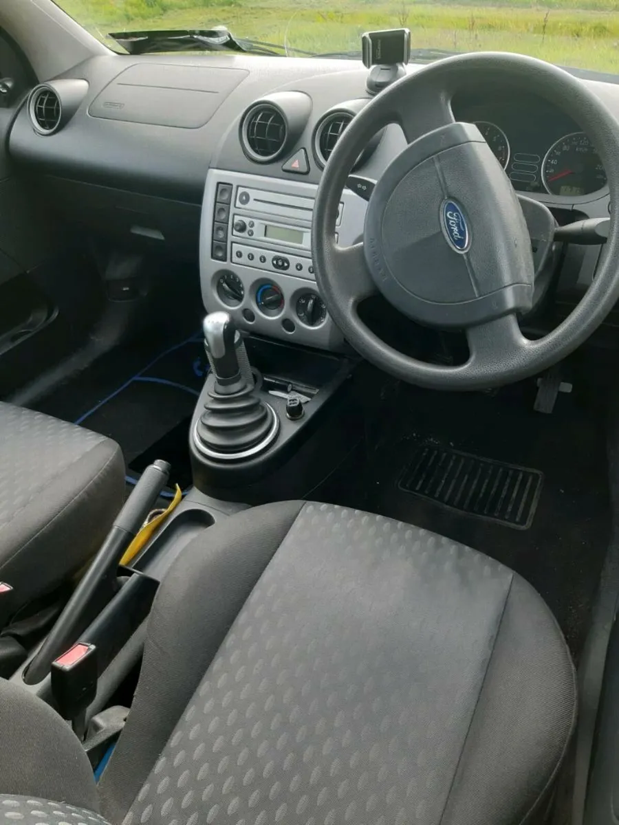 Car - Image 4
