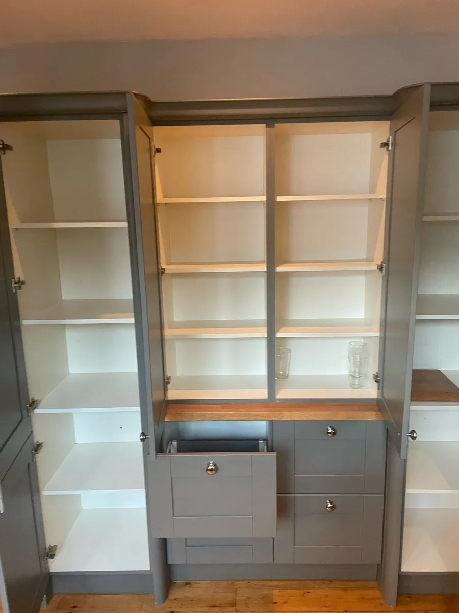 Free standing kitchen cabinet - Image 3