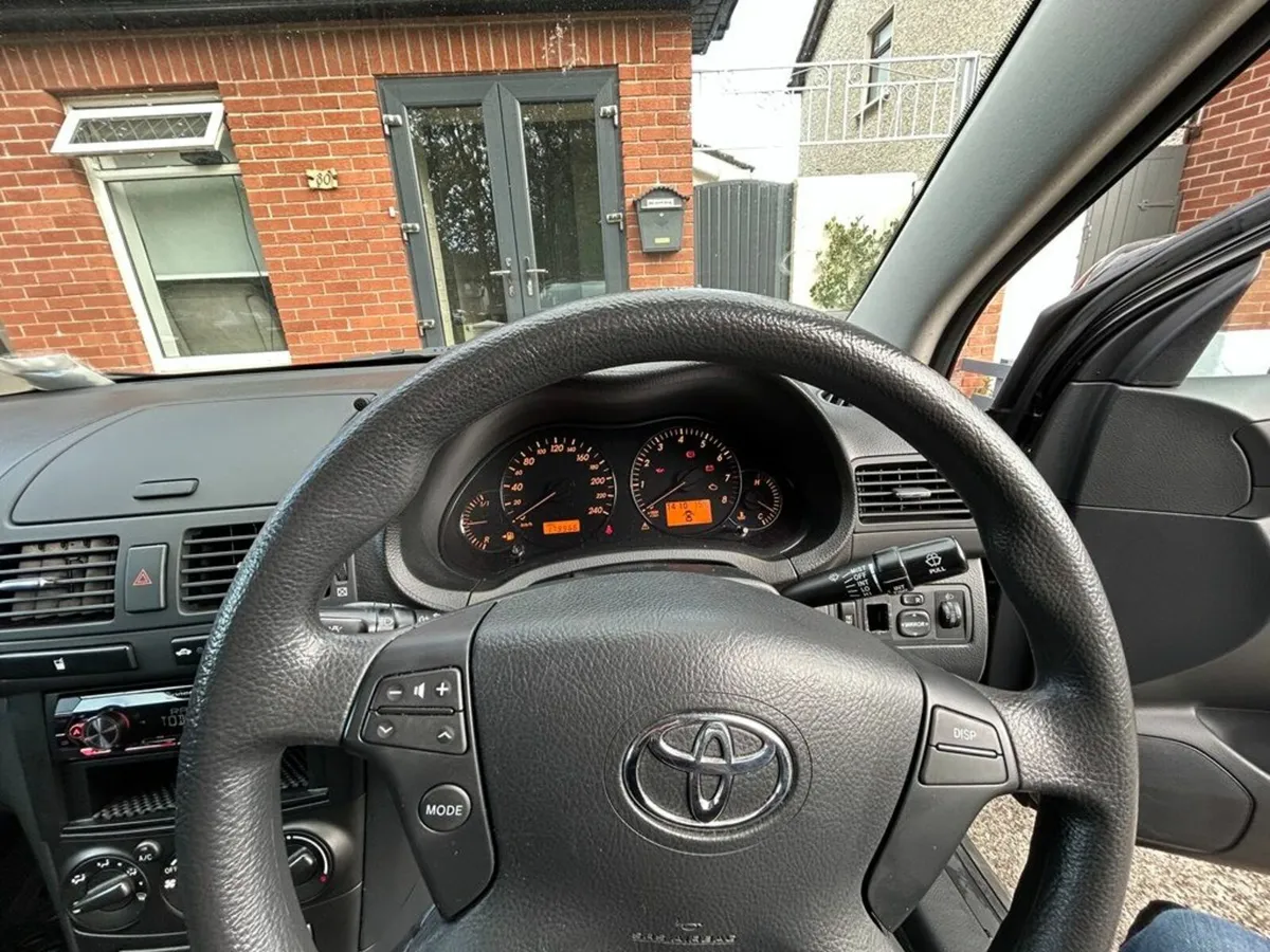 Toyota Avensis 2008 1.6 Petrol very low KM's - Image 3
