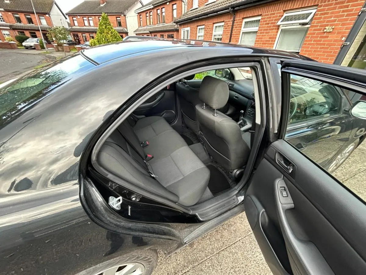 Toyota Avensis 2008 1.6 Petrol very low KM's - Image 4