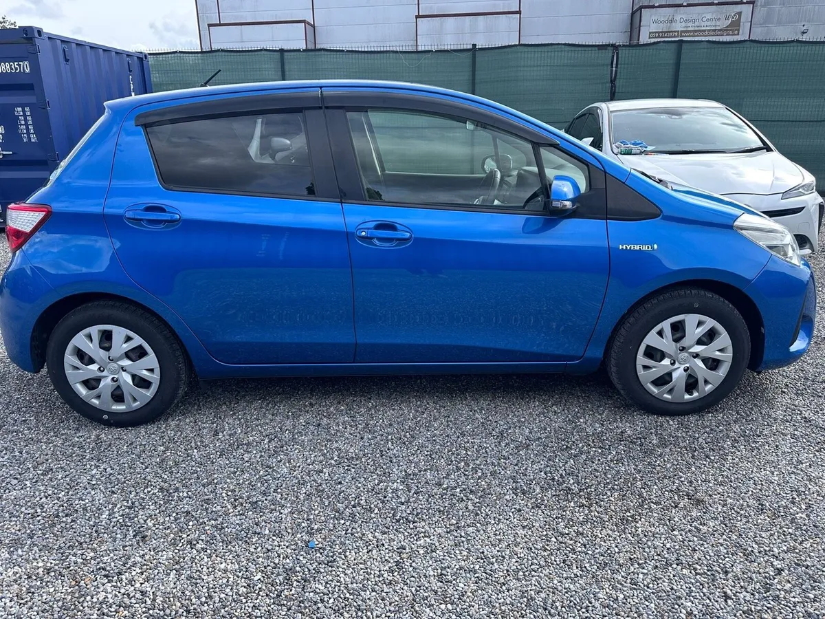 Toyota vitz hybird 20172 - Image 3