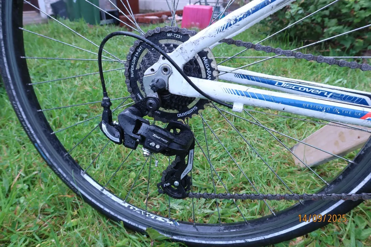 Small commuter / hybrid bicycle - Image 2