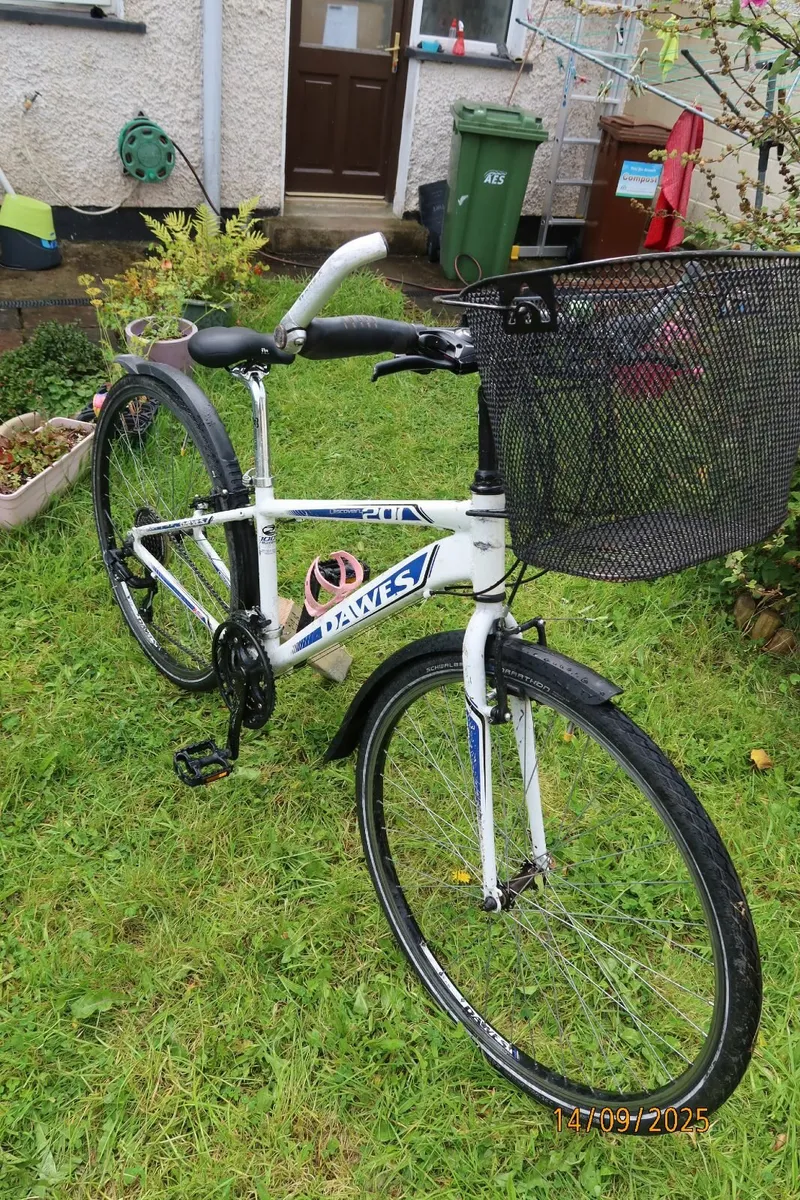 Small commuter / hybrid bicycle - Image 3