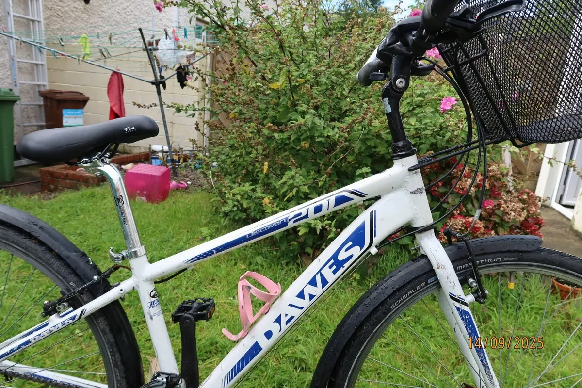 Small commuter / hybrid bicycle - Image 4
