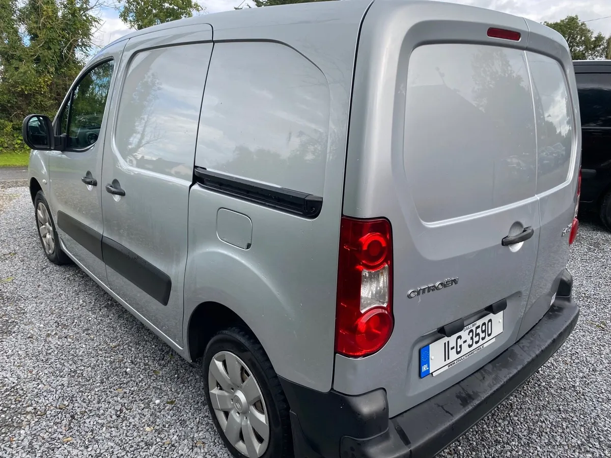 2011 CITREON BERLINGO NEW CVRT 8/26 & TAXED 8/26 - Image 3