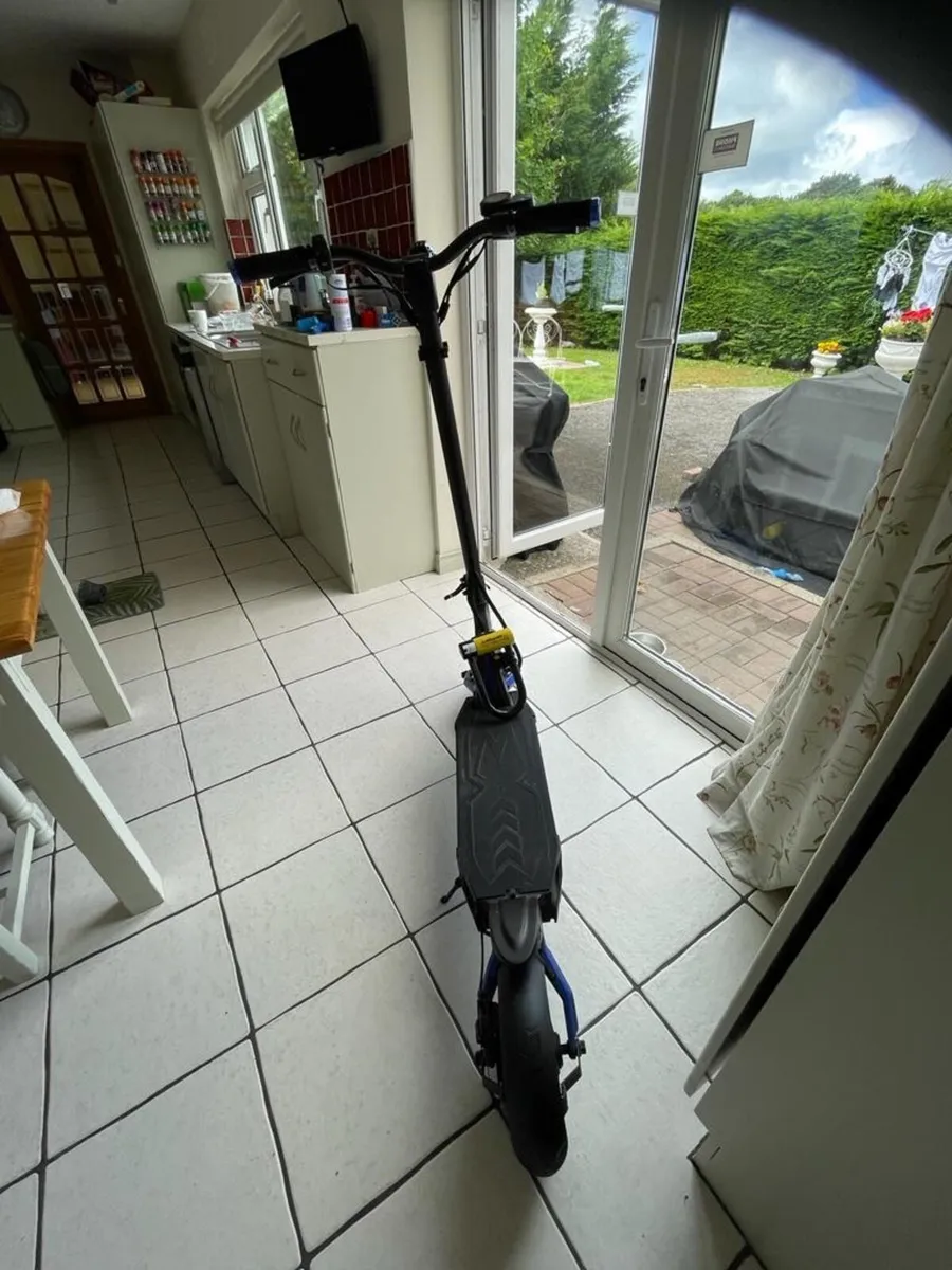 Kaabo Mantis 10 800W eScooter Electric Scooter - Image 4