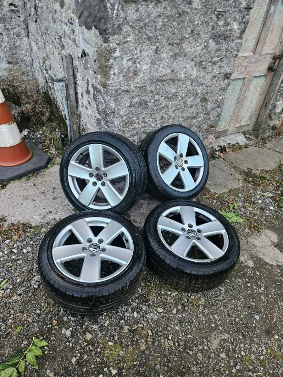 Monte carlo 17s good tyres - Image 1