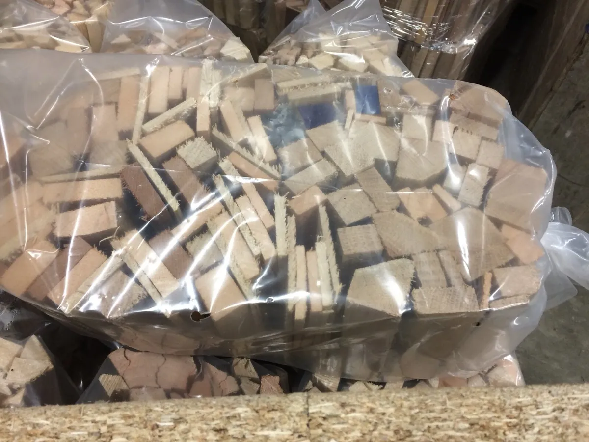 Firewood and kindling - Image 3