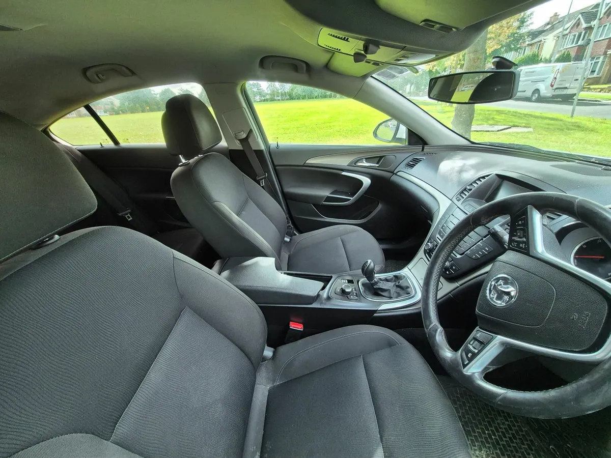 Vauxhall Insignia 2010 - Image 2