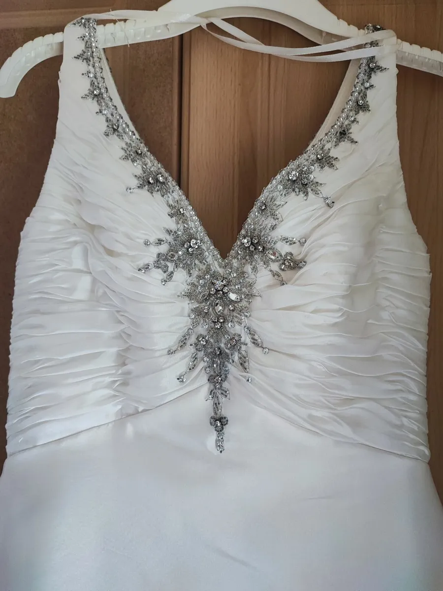 Wedding dress - Image 3